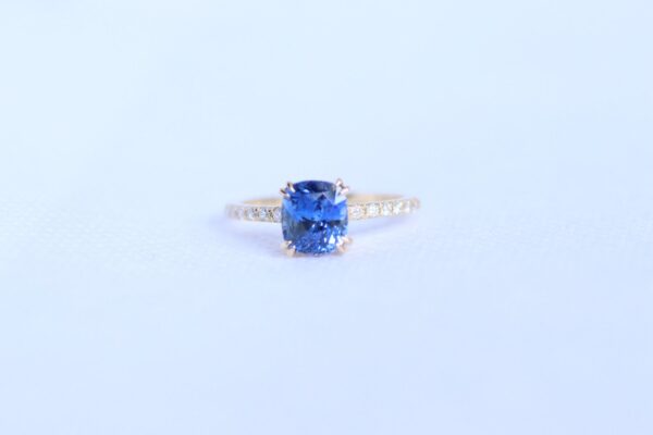 Natural cornflower blue sapphire diamond ring 14k yellow gold
